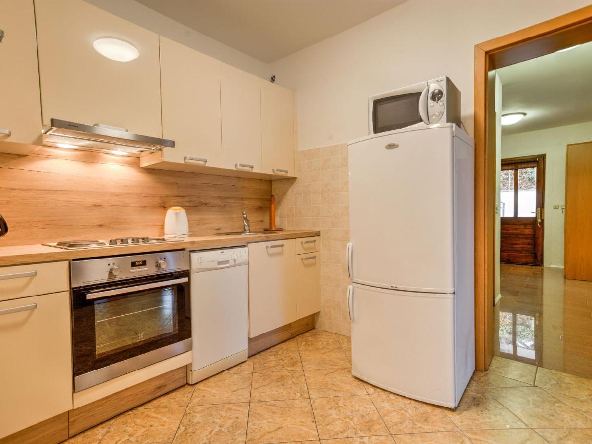 Apartment Albaneze Njivice Exterior foto