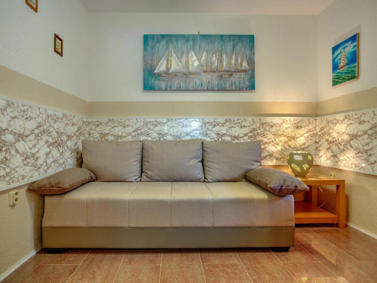 Apartment Albaneze Njivice Exterior foto