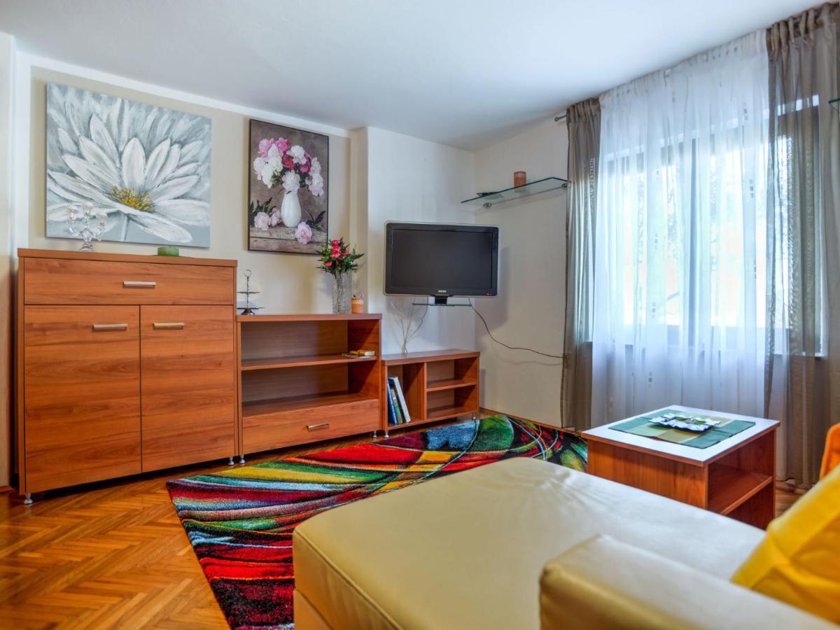 Apartment Albaneze Njivice Exterior foto